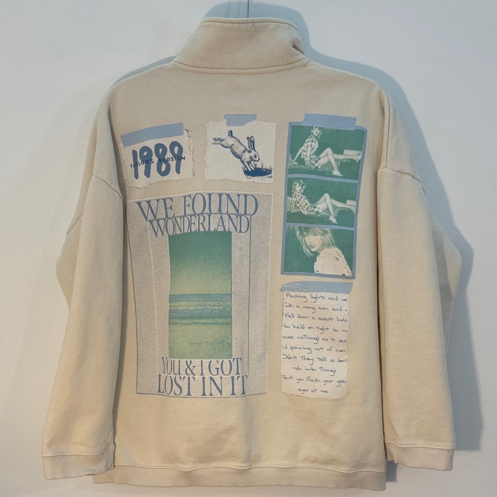 Official Taylor Swift “We Found Wonderland” 1989 Quarter Zip Pullover - Size M - Picture 5 of 9